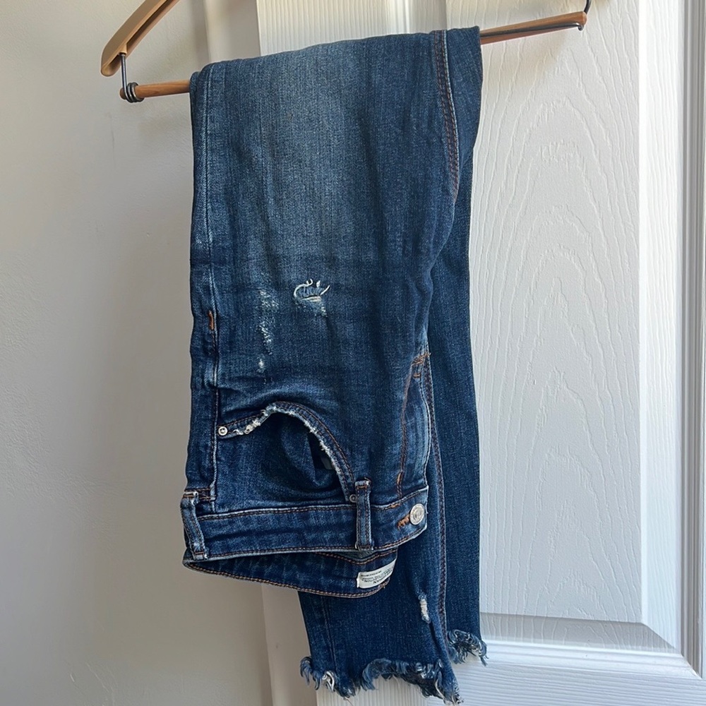 Zara Distressed Jeans - Picture 2 of 6